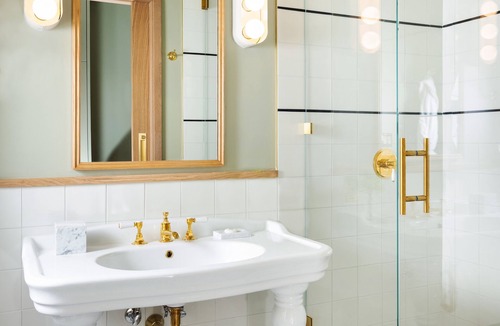 Hyde Park Resort | Palihouse Hyde Park Village