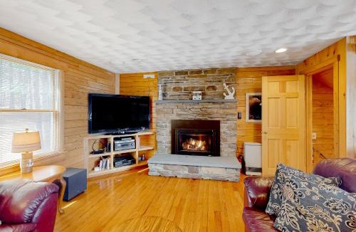 Norway House | Palisades Pines