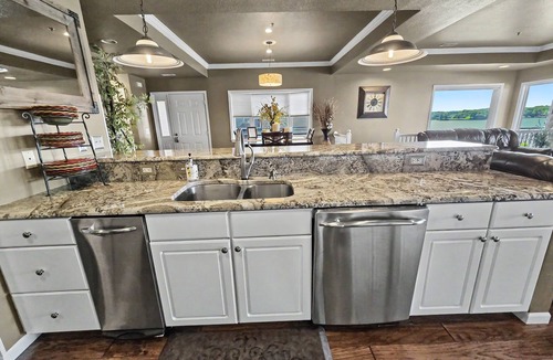 Lake Ozark Condo | Palisades Point- Luxury On The Lake! High-end Condo with Million Dollar View!