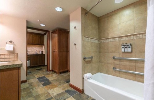 Olympic Valley Resort | Palisades Tahoe- Everline Resort Slopeside with valley views! 1 Bd/1 bth/kitchen