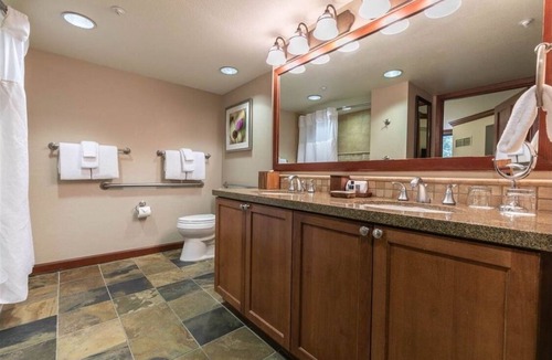 Olympic Valley Resort | Palisades Tahoe- Everline Resort Slopeside with valley views! 1 Bd/1 bth/kitchen