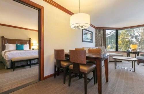 Olympic Valley Resort | Palisades Tahoe- Everline Resort Slopeside with valley views! 1 Bd/1 bth/kitchen