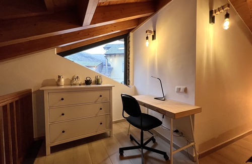 Sort House | Paller de Bordale