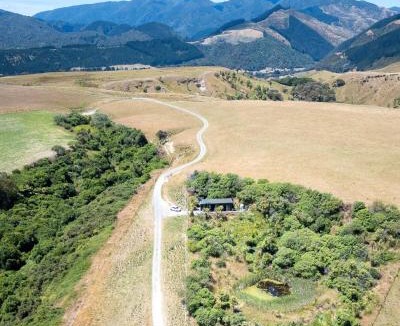 Whangaimoana House | Palliser Ridge Retreat