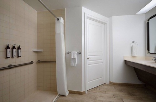 Palm Beach Shores Resort | Palm Beach | Beach & Resort Pools | 2BR Villa