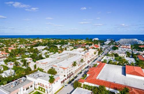 Palm Beach House | Palm Beach Hotel 3008