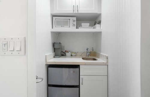 Palm Beach Hotel | Palm Beach Little Gem