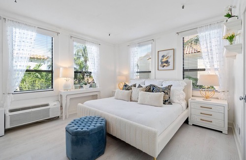 Palm Beach Hotel | Palm Beach Little Gem