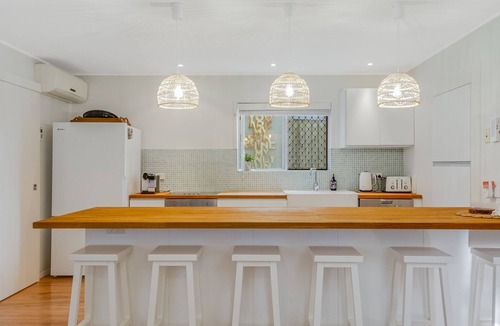 Palm Beach House | Palm Beach Shack - Absolute Beachfront Palm Beach - Pet Friendly (Upon Request) - Linen Provided!