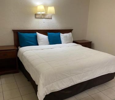 Lake Worth Hotel | Palm Breeze Hotel