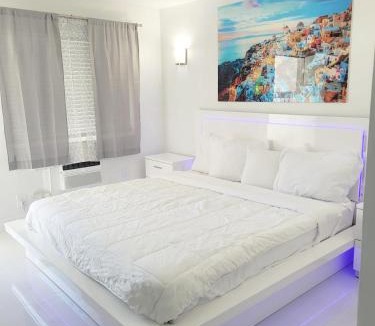 Lake Worth Hotel | Palm Breeze Hotel