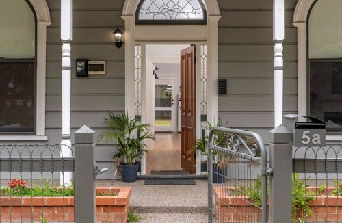 Benalla House | Palm Cottage - Benalla