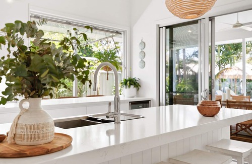 Suffolk Park House | Palm Cove Gated Beachside Retreat