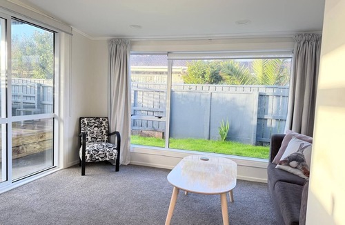Paraparaumu Beach House | Palm Haven Beach Retreat