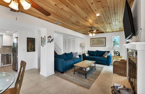 Palm Island House | Palm Island Cove: Your oasis near the beach! 3 Bedrooms, 1.5 baths and spacous outdoor shower!