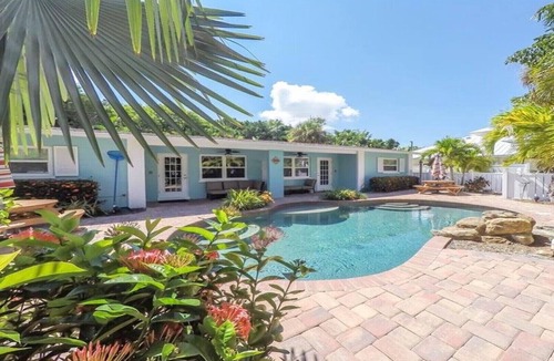 Holmes Beach Villa | Palm Oasis East Villa, Shared Heated Salt Pool, Steps to the Beach, Ground Level