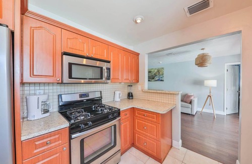 Driftwood House | Palm Oasis Retreat