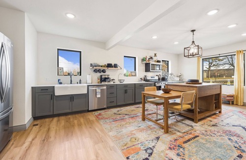 Springdale House | Palm Pool House-Pool-IN Downtown-Walk Everywhere!