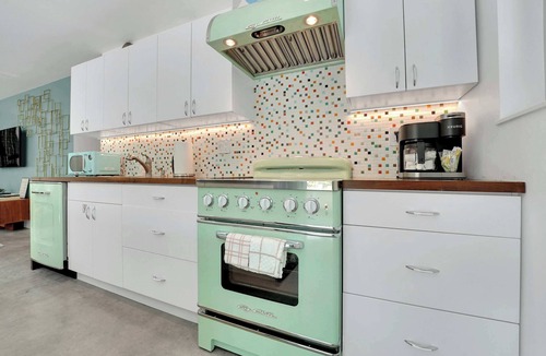 Wilton Manors House | Palm Springer - Heated Salt Water Pool