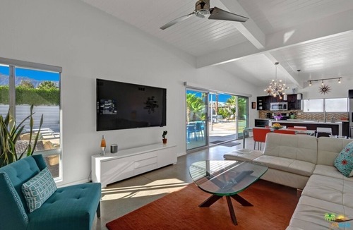 Racquet Club Estates House | Palm Springs Gem - Butterfly Mid-Century Modern