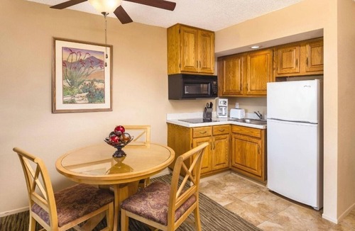 Palm Springs Resort | Palm Springs | Relaxing Desert Escape | Pool + Hot Tub