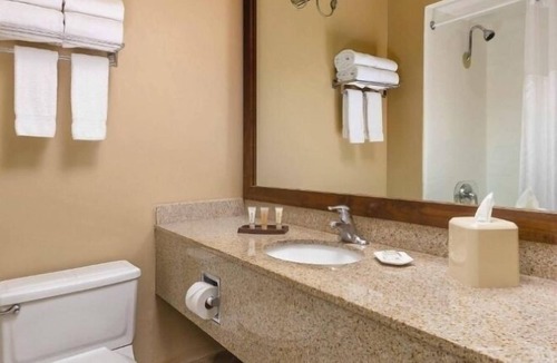 Palm Springs Resort | Palm Springs | Relaxing Desert Escape | Pool + Hot Tub