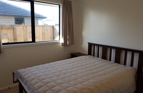 Papamoa Beach House | Palm Springs Retreat