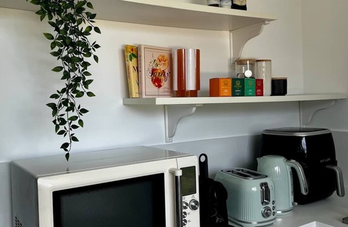 Paddington House | Palm Springs Vibe, Pool Fire Pets