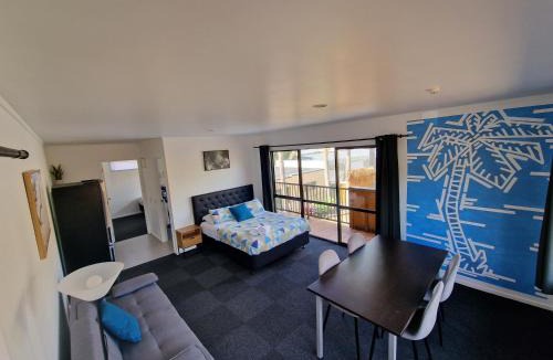 Paihia Hotel | Palm Tree Apartments & backpackers