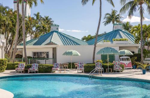 North Bay Village Hotel | Palm Tree Club Miami