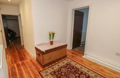 Sandown House | Palm Tree Cottage