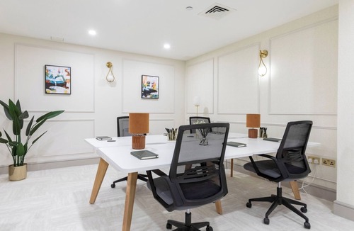 London Borough of Bromley Apartment | Palm Tree House - The Daily Mail