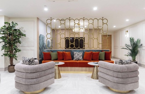 London Borough of Bromley Apartment | Palm Tree House - The Daily Mail