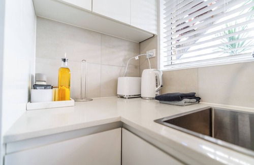 Miami Apartment | PALMA 1 - Couples Beach Shack