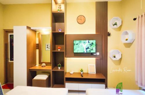 Klaten Selatan House | Palma Lavender Room I With swimming pool, billiard & pingpong near Klaten Town Squere