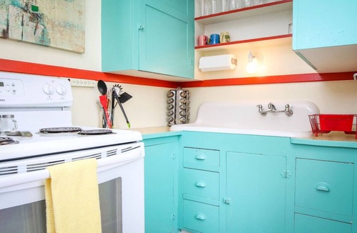 Baker City Apartment | Palmer House, Studio 2, Cozy Downtown Space, Sleeps 4!