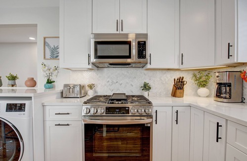 Princeton Condo | Palmer Square 2BR w/Parking