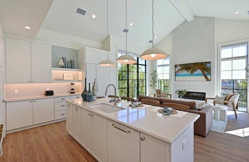 Anna Maria House | Palmetto Paradise~Heated Pool/Spa, Steps to the Beach!