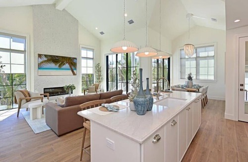 Anna Maria House | Palmetto Paradise~Heated Pool/Spa, Steps to the Beach!