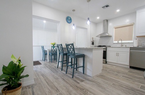 River Oaks House | PalmOaks. Cozy house with heated pool