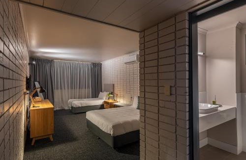 Greenacre Hotel | Palms Hotel