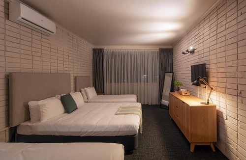 Greenacre Hotel | Palms Hotel