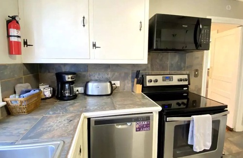Hattiesburg House | Palms Midtown Getaway, Great Location!