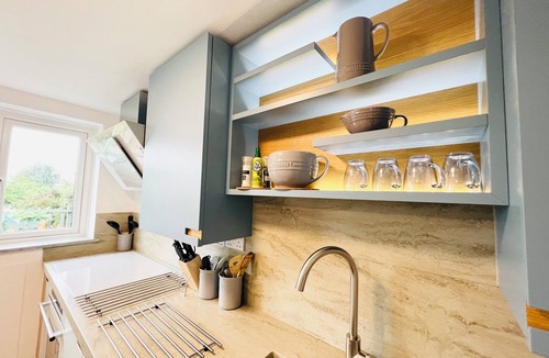 Westleigh House | Palms34! Great Central Location 5 mins walk 2 beach