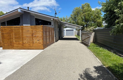 Palmerston North House | Palmy Hideaway - Dog Friendly