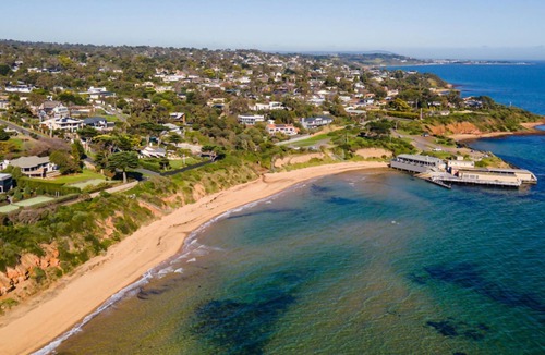 Mount Eliza House | Palmyra Villa | Pool & Spa | Steps to Village