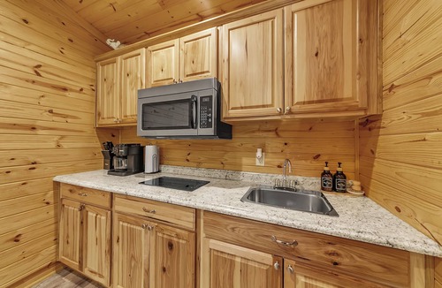 Jones Mills Cabin | Pam's Treehouse Cabin #1
