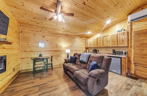 Jones Mills Cabin | Pam's Treehouse Cabin #2