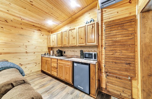 Jones Mills Cabin | Pam's Treehouse Cabin #2