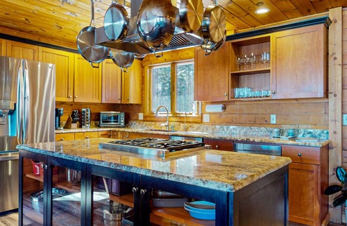 Rockwood Cabin | Pamoola Lodge - Waterfront| sleep 11+|Private Dock